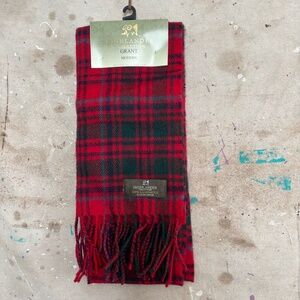 Highlander Collection Grant Plaid 100% Lambswool Scarf Red Green Fringe Scotland
